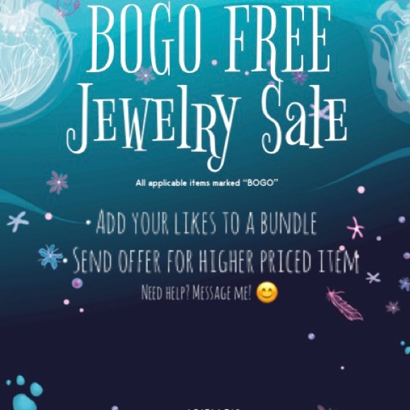 BOGO! Wednesday Adams “I Am Smiling” Pin Gothic - Picture 3 of 3